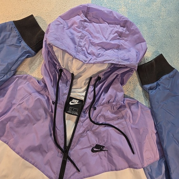 Nike Sportswear Windrunner Mens L Purple Lavender White Blue Hooded Jacket EUC - Picture 7 of 11